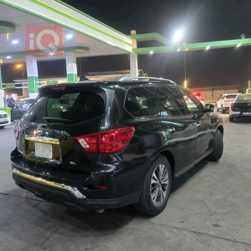 نیسان پاسفایندەر